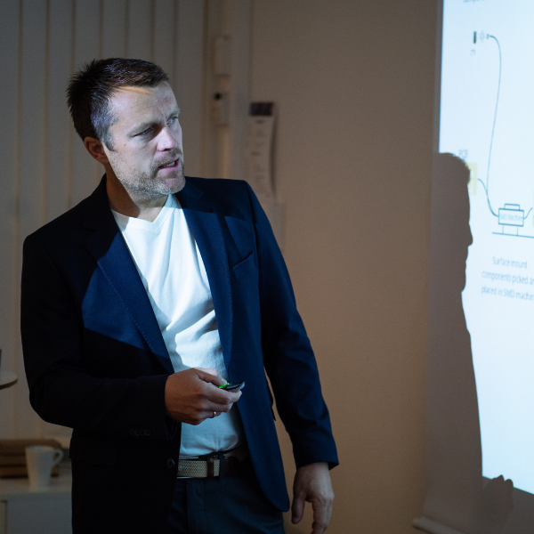 Foredragsholder under Leankonferansen, Ole Martin Dahl fra Amina Charging